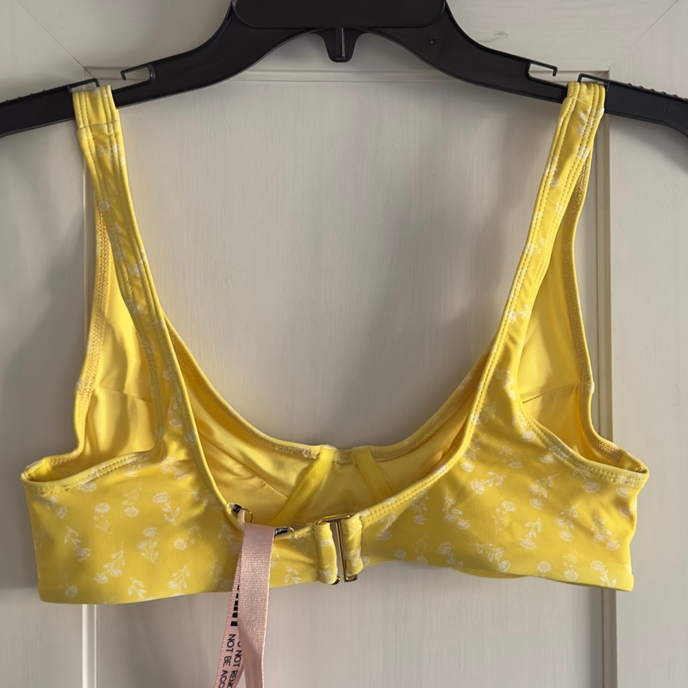 House of CB Mariposa Yellow Floral Bikini Top Size Small - Picture 9 of 10